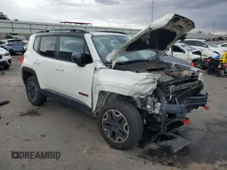 2016 Jeep Renegade Trailhawk with VIN ZACCJBCTXGPD68217, listed as a Copart auction lot 60871725 with 127,177 mi miles and Salvage title. Bid and sale history available at DreamBid. Image 4.