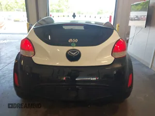 2017 Hyundai Veloster с VIN KMHTC6AD7HU318559, выставлен на аукционе IAAI как лот 42576707 с пробегом 108 857 миль миль и . История ставок и продаж доступна на DreamBid. Изображение 16.
