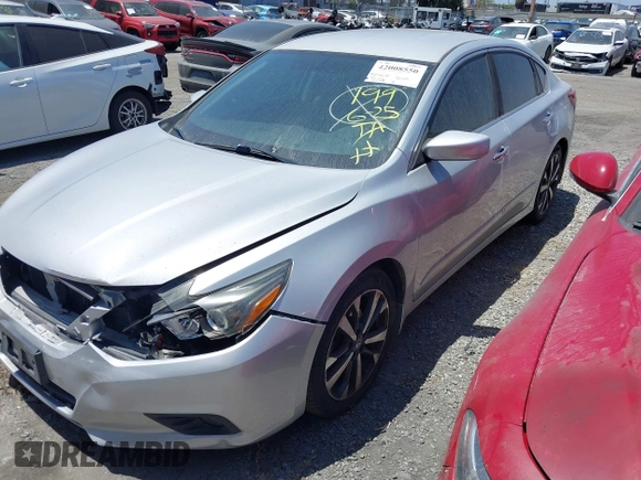 2017 Nissan Altima S z VIN 1N4AL3AP7HN324639, wystawiony jako IAAI lot #42008550 z przebiegiem 101 419 mil mil oraz . Historia ofert i sprzedaży dostępna na DreamBid. Obrazek 18.