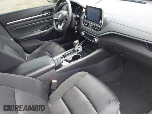2020 Nissan Altima SV z VIN 1N4BL4DWXLC172566, wystawiony jako IAAI lot #42359457 z przebiegiem 122 856 mil mil oraz . Historia ofert i sprzedaży dostępna na DreamBid. Obrazek 5.