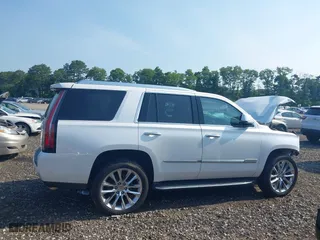 2019 Cadillac Escalade Luxury with VIN 1GYS4BKJ1KR400821, listed as a IAAI auction lot 39626366 with 75,775 mi miles. Bid and sale history available at carsss.com. Image 13.
