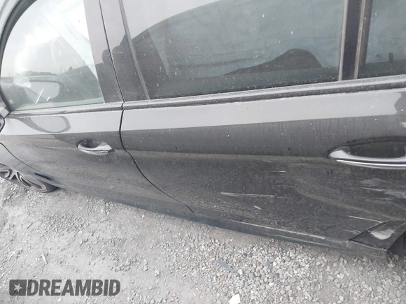 2018 BMW 5 Series 540i z VIN WBAJE5C5XJWA97667, wystawiony jako IAAI lot #41481362 z przebiegiem Nie podano mil oraz . Historia ofert i sprzedaży dostępna na DreamBid. Obrazek 14.