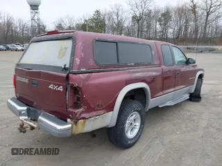 2000 Dodge Dakota Sport with VIN 1B7GG22N4YS709948, listed as a IAAI auction lot 41714352 with 1 mi miles. Bid and sale history available at carsss.com. Image 4.