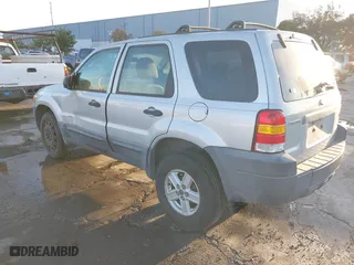 2007 Ford Escape XLS with VIN 1FMYU02Z07KB60389, listed as a IAAI auction lot 41135613 with 124,813 mi miles. Bid and sale history available at carsss.com. Image 3.