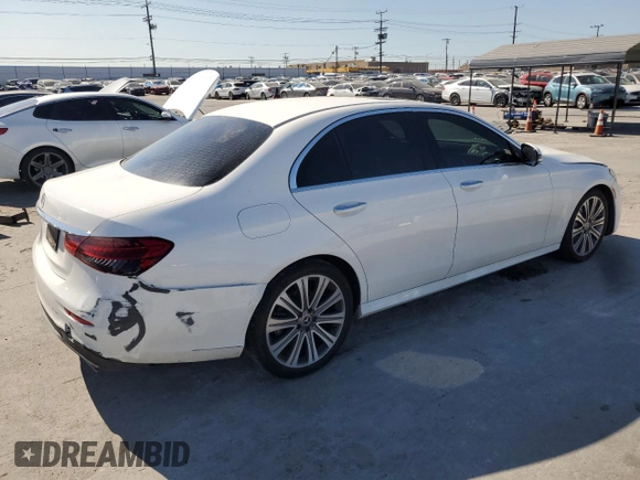 2022 Mercedes-Benz E-Class E 350 with VIN W1KZF8DB7NB027441, listed as a Copart auction lot 46950435 with 46,186 mi miles and Salvage Title. Bid and sale history available at carsss.com. Image 3.