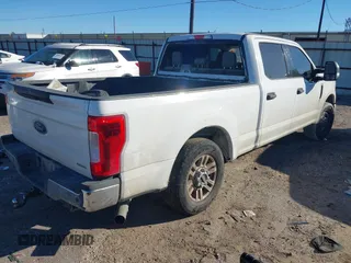 2019 Ford Super Duty F-250 SRW XL with VIN 1FT7W2A61KEG05954, listed as a IAAI auction lot 40849760 with 191,581 mi miles. Bid and sale history available at carsss.com. Image 4.