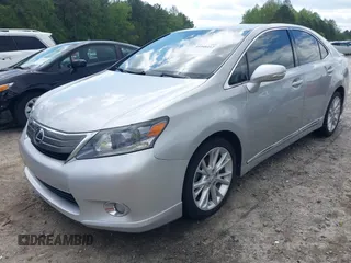 2010 Lexus HS 250h z VIN JTHBB1BA6A2014293, wystawiony jako IAAI lot #41948412 z przebiegiem 224 399 mil mil oraz . Historia ofert i sprzedaży dostępna na DreamBid. Obrazek 2.