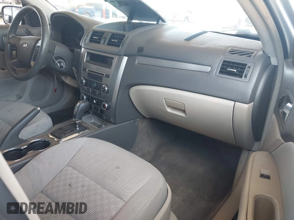 2010 Ford Fusion SE с VIN 3FAHP0HG1AR117710, выставлен на аукционе IAAI как лот 42666903 с пробегом 152 859 миль миль и . История ставок и продаж доступна на DreamBid. Изображение 5.