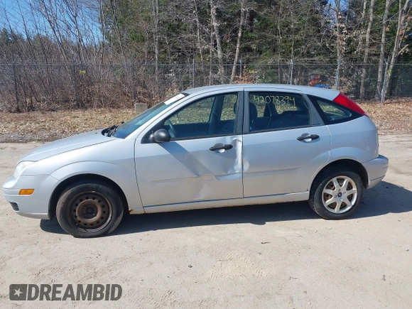 2005 Ford Focus S with VIN 3FAFP37N25R117732, listed as a IAAI auction lot 42078394 with 177,924 mi miles and . Bid and sale history available at carsss.com. Image 12.