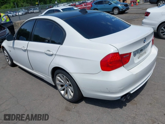 2009 BMW 3 Series 328i xDrive z VIN WBAPK53529A511372, wystawiony jako IAAI lot #42412869 z przebiegiem 213 597 mil mil oraz . Historia ofert i sprzedaży dostępna na DreamBid. Obrazek 3.