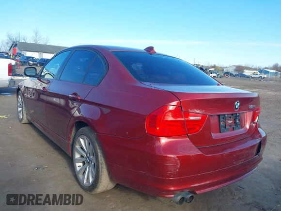 2011 BMW 3 Series 328i xDrive with VIN WBAPK7C56BF195818, listed as a IAAI auction lot 41946092 with 167,848 mi miles. Bid and sale history available at carsss.com. Image 3.