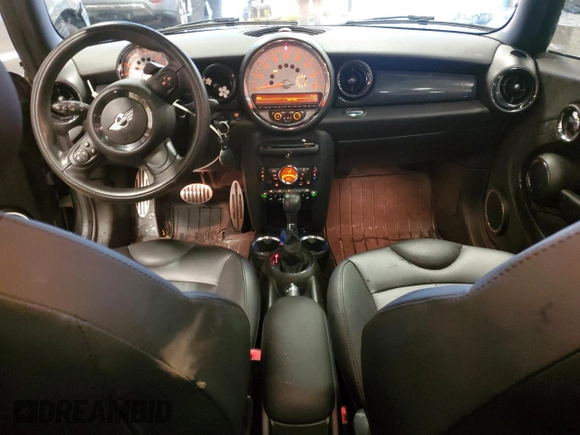 2013 MINI Hardtop S with VIN WMWSV3C53DT390693, listed as a Copart auction lot 44827925 with 131,411 mi miles and Salvage Title. Bid and sale history available at DreamBid. Image 8.