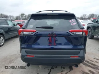 2025 Toyota RAV4 XLE with VIN 2T3W1RFV6SW367868, listed as a IAAI auction lot 41699930 with 2,204 mi miles. Bid and sale history available at carsss.com. Image 17.