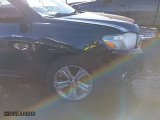 2010 Toyota Highlander Sport with VIN 5TDEK3EH6AS004200, listed as a IAAI auction lot 41395818 with 150,200 mi miles. Bid and sale history available at carsss.com. Image 6.
