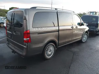 2019 Mercedes-Benz Metris Passenger z VIN WD4PG2EE3K3523210, wystawiony jako IAAI lot #41690328 z przebiegiem 57 748 mil mil oraz . Historia ofert i sprzedaży dostępna na DreamBid. Obrazek 4.