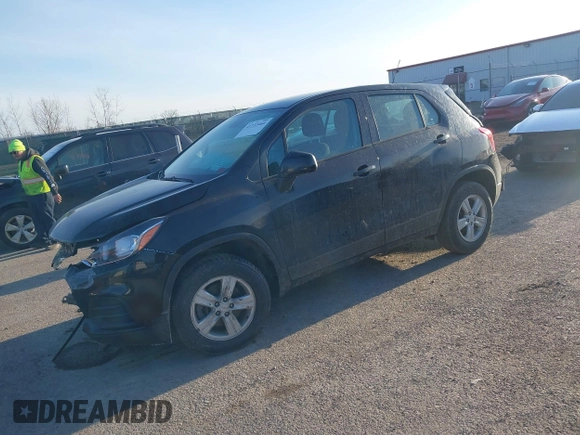 2020 Chevrolet Trax LS with VIN KL7CJNSB8LB092115, listed as a IAAI auction lot 41772466 with 40,933 mi miles. Bid and sale history available at carsss.com. Image 2.