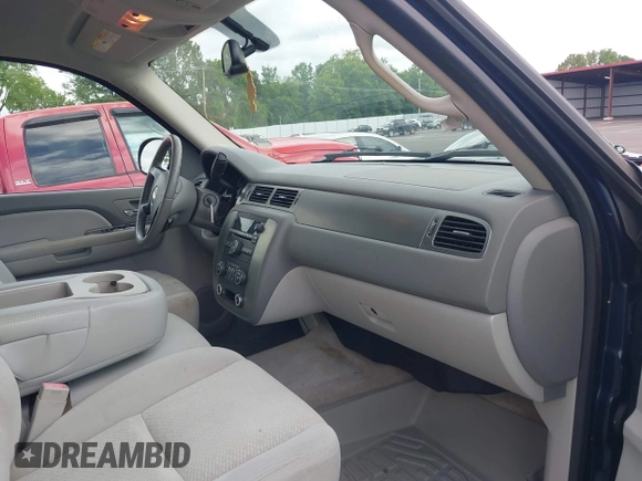 2007 Chevrolet Tahoe LTZ with VIN 1GNFC13J17R171865, listed as a IAAI auction lot 42472292 with 189,136 mi miles and . Bid and sale history available at DreamBid. Image 5.