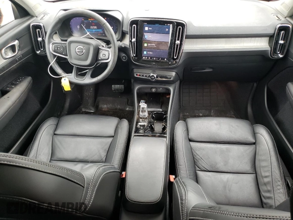2023 Volvo XC40 Plus Dark Theme с VIN YV4L12UW5P2071775, выставлен на аукционе Copart как лот 51894235 с пробегом 18 883 миль миль и Списание • Salvage title. История ставок и продаж доступна на DreamBid. Изображение 8.