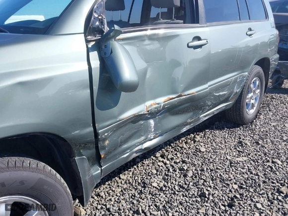 2004 Toyota Highlander with VIN JTEEP21AX40043007, listed as a IAAI auction lot 41675720 with 212,330 mi miles. Bid and sale history available at carsss.com. Image 18.