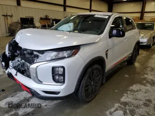 2023 Mitsubishi Outlander ES z VIN JA4ARUAU8PU009240, wystawiony jako Copart lot #44701635 z przebiegiem 26 649 mil mil oraz Szkoda całkowita • Salvage title. Historia ofert i sprzedaży dostępna na DreamBid. Obrazek 1.