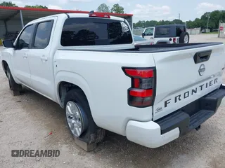 2024 Nissan Frontier SL с VIN 1N6ED1EJ0RN650784, выставлен на аукционе IAAI как лот 42399593 с пробегом 8 199 миль миль и . История ставок и продаж доступна на DreamBid. Изображение 3.