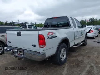 2002 Ford F-150 XL z VIN 1FTRX18L92NB61413, wystawiony jako IAAI lot #42306426 z przebiegiem 259 658 mil mil oraz . Historia ofert i sprzedaży dostępna na DreamBid. Obrazek 6.
