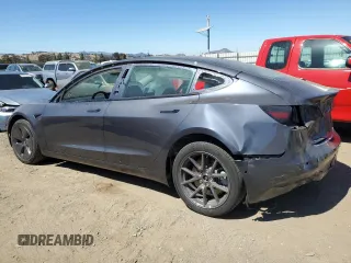 2022 Tesla Model 3 z VIN 5YJ3E1EA2NF336165, wystawiony jako Copart lot #80166114 z przebiegiem 23 097 mil mil oraz Szkoda całkowita • Salvage title. Historia ofert i sprzedaży dostępna na DreamBid. Obrazek 2.