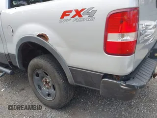 2006 Ford F-150 XLT z VIN 1FTPW14556FA26172, wystawiony jako IAAI lot #42462628 z przebiegiem 281 844 mil mil oraz . Historia ofert i sprzedaży dostępna na DreamBid. Obrazek 6.