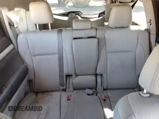 2015 Toyota Highlander LE Plus z VIN 5TDZKRFH4FS051610, wystawiony jako Copart lot #53880115 z przebiegiem 138 014 mil mil oraz Szkoda całkowita • Salvage title. Historia ofert i sprzedaży dostępna na DreamBid. Obrazek 10.