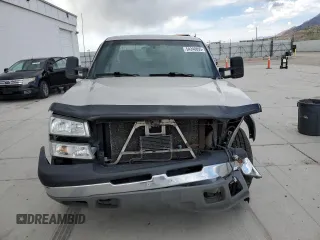 2004 Chevrolet Silverado 1500 Z71 with VIN 1GCEK19T84Z154525, listed as a Copart auction lot 54240895 with 228,359 mi miles and Salvage Title. Bid and sale history available at DreamBid. Image 5.
