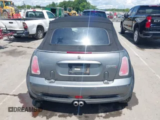 2005 MINI Convertible S z VIN WMWRH33495TF82332, wystawiony jako IAAI lot #42248941 z przebiegiem 134 862 mil mil oraz . Historia ofert i sprzedaży dostępna na DreamBid. Obrazek 16.