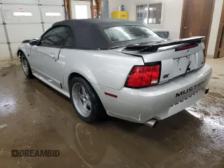 2002 Ford Mustang GT Deluxe z VIN 1FAFP45X62F160859, wystawiony jako Copart lot #45946145 z przebiegiem 110 078 mil mil oraz Szkoda całkowita • Salvage title. Historia ofert i sprzedaży dostępna na DreamBid. Obrazek 2.