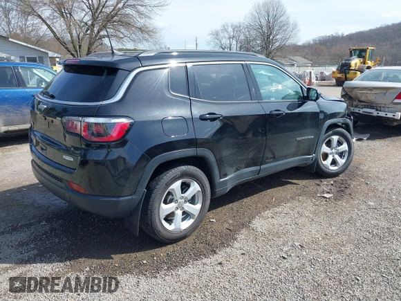 2018 Jeep Compass Latitude with VIN 3C4NJDBBXJT131370, listed as a IAAI auction lot 41850288 with 64,647 mi miles. Bid and sale history available at carsss.com. Image 4.