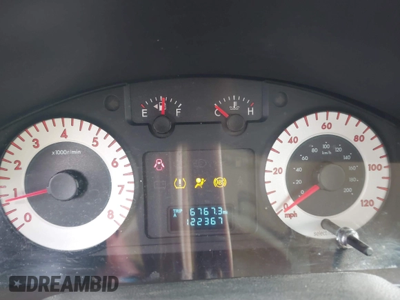 2008 Mazda Tribute ES with VIN 4F2CZ06188KM01024, listed as a IAAI auction lot 41890148 with 122,367 mi miles. Bid and sale history available at carsss.com. Image 7.