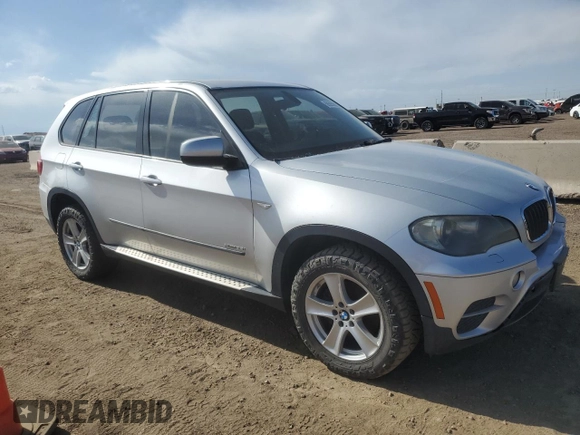 2011 BMW X5 35i z VIN 5UXZV4C55BL739114, wystawiony jako Copart lot #58393605 z przebiegiem 161 015 mil mil oraz Czysty tytuł • Clean title. Historia ofert i sprzedaży dostępna na DreamBid. Obrazek 4.