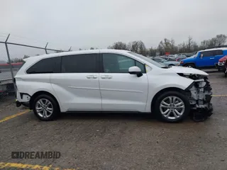 2024 Toyota Sienna Platinum z VIN 5TDESKFC4RS137515, wystawiony jako IAAI lot #41937542 z przebiegiem 19 002 mil mil oraz . Historia ofert i sprzedaży dostępna na DreamBid. Obrazek 13.