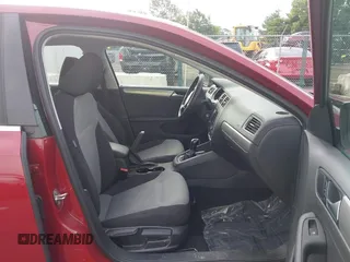 2017 Volkswagen Jetta S z VIN 3VW2B7AJ2HM314001, wystawiony jako IAAI lot #42602453 z przebiegiem 88 464 mil mil oraz . Historia ofert i sprzedaży dostępna na DreamBid. Obrazek 5.