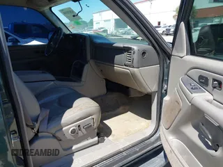 2004 Chevrolet Tahoe LT with VIN 1GNEC13Z14R191420, listed as a IAAI auction lot 42038300 with 1 mi miles. Bid and sale history available at carsss.com. Image 5.