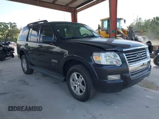 2007 Ford Explorer XLT with VIN 1FMEU63E97UB66066, listed as a IAAI auction lot 41920036 with 165,482 mi miles. Bid and sale history available at carsss.com. Image 1.