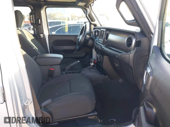 2022 Jeep Gladiator Willys with VIN 1C6HJTAG4NL132558, listed as a IAAI auction lot 41626851 with 28,251 mi miles and . Bid and sale history available at DreamBid. Image 5.