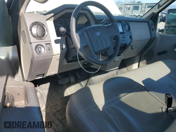 2008 Ford F-250 with VIN 1FTSF20R08EB11969, listed as a Copart auction lot 46928275 with 126,135 mi miles and Salvage title. Bid and sale history available at DreamBid. Image 8.