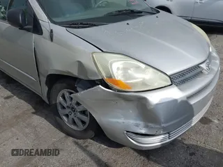 2004 Toyota Sienna CE with VIN 5TDZA23C04S032956, listed as a IAAI auction lot 42121153 with 218,908 mi miles. Bid and sale history available at carsss.com. Image 13.