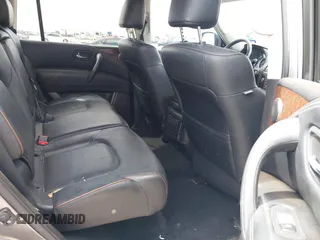 2020 Nissan Armada SV z VIN JN8AY2ND5LX017896, wystawiony jako IAAI lot #41842305 z przebiegiem 60 580 mil mil oraz . Historia ofert i sprzedaży dostępna na DreamBid. Obrazek 8.
