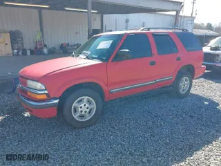 2000 Chevrolet Blazer LT with VIN 1GNDT13W9Y2253081, listed as a IAAI auction lot 41462903 with 349,695 mi miles. Bid and sale history available at carsss.com. Image 2.