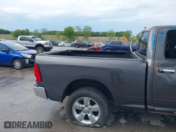 2015 Ram 1500 Outdoorsman z VIN 1C6RR7GM7FS720009, wystawiony jako IAAI lot #42551644 z przebiegiem 67 261 mil mil oraz . Historia ofert i sprzedaży dostępna na DreamBid. Obrazek 18.