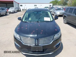2015 Lincoln MKC z VIN 5LMTJ2AH1FUJ07790, wystawiony jako IAAI lot #42179874 z przebiegiem 47 945 mil mil oraz . Historia ofert i sprzedaży dostępna na DreamBid. Obrazek 6.