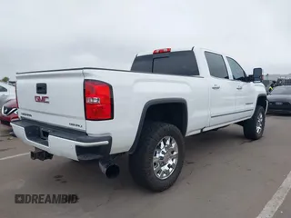 2016 GMC Sierra 2500HD Denali z VIN 1GT12UE89GF172877, wystawiony jako IAAI lot #41807741 z przebiegiem 36 719 mil mil oraz . Historia ofert i sprzedaży dostępna na DreamBid. Obrazek 4.