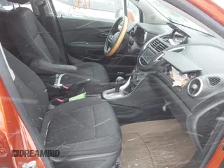 2016 Chevrolet Trax LT z VIN KL7CJLSB8GB698542, wystawiony jako IAAI lot #41404696 z przebiegiem 108 826 mil mil oraz . Historia ofert i sprzedaży dostępna na DreamBid. Obrazek 5.