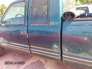 1996 GMC Sierra 1500 z VIN 1GTEK19R6TE514322, wystawiony jako IAAI lot #42253821 z przebiegiem 190 491 mil mil oraz . Historia ofert i sprzedaży dostępna na DreamBid. Obrazek 14.