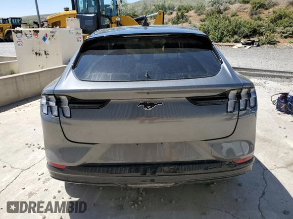2023 Ford Mustang Mach-E Premium z VIN 3FMTK3SU5PMA98583, wystawiony jako Copart lot #57872305 z przebiegiem 17 972 mil mil oraz Tytuł czysty. Historia ofert i sprzedaży dostępna na DreamBid. Obrazek 6.